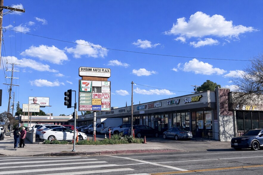 More Photos Of 12450 Burbank Blvd, North Hollywood Unknown For Lease
