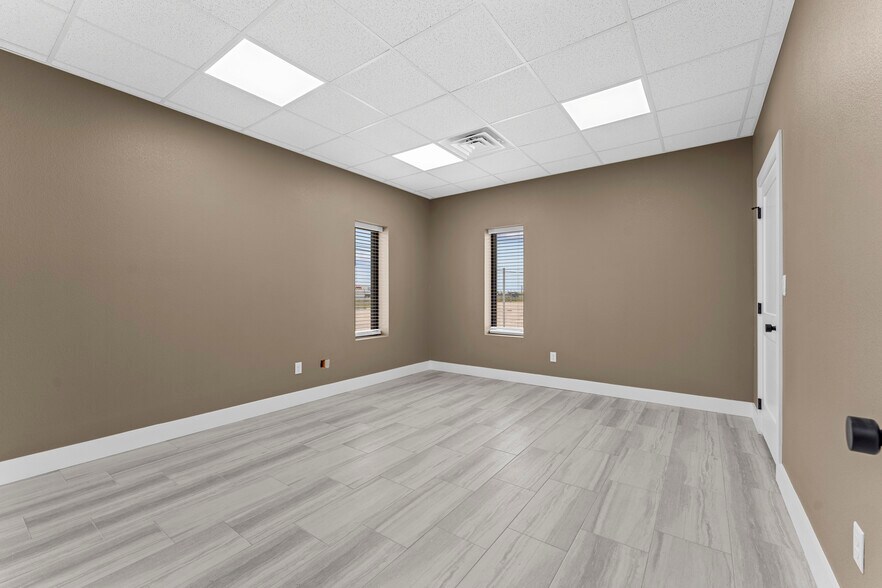 More Photos Of 7922 Interstate 20 Service rd, Odessa Warehouse For Lease