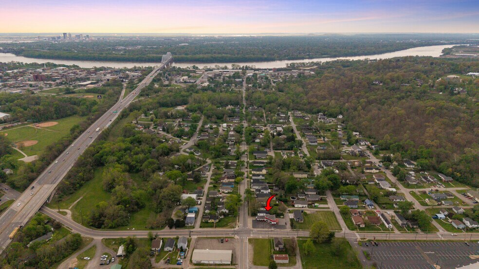 More Photos Of 833 W 7th St, New Albany Auto Repair For Sale