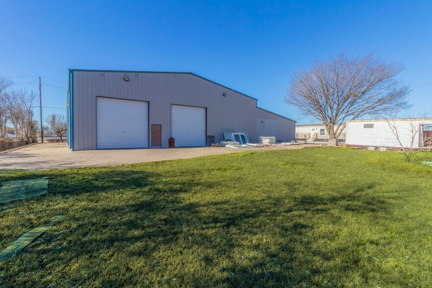 More Photos Of 9840 Jacksboro Hwy, Fort Worth Warehouse For Sale
