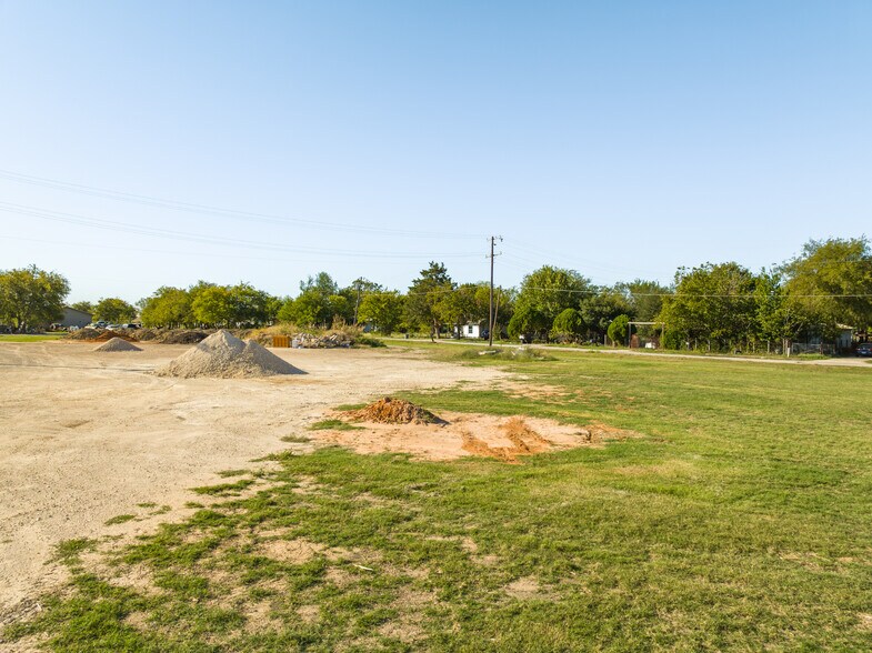 More Photos Of 200 S Wall St, Itasca Warehouse For Sale