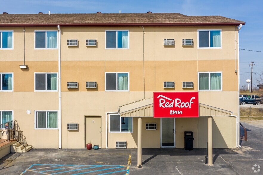 More Photos Of 501 Northland Dr, Cameron Hotel For Sale