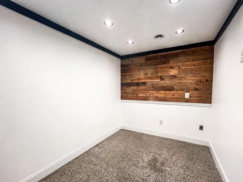 More Photos Of 711 N Person St, Raleigh Storefront For Sale