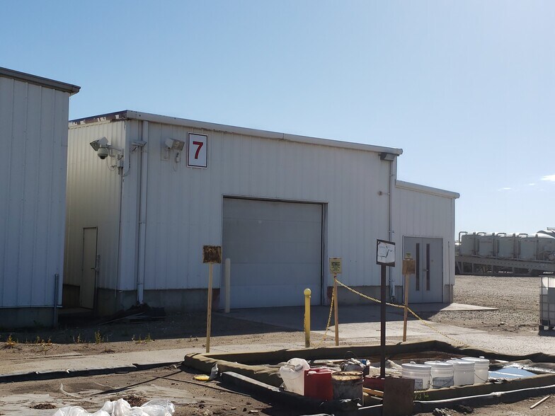More Photos Of 420 Halliburton Dr, Williston Industrial For Lease