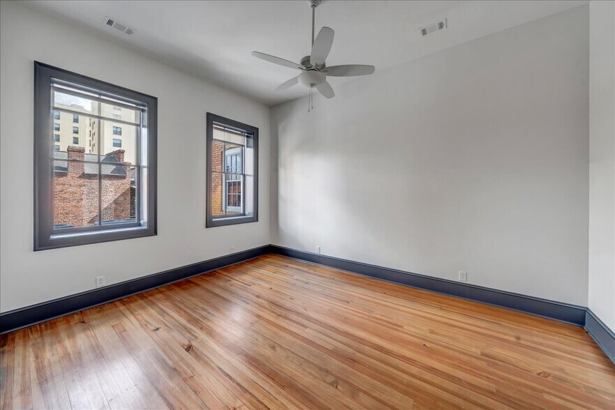 More Photos Of 362 2nd St, Macon-Bibb Storefront Retail Residential For Sale