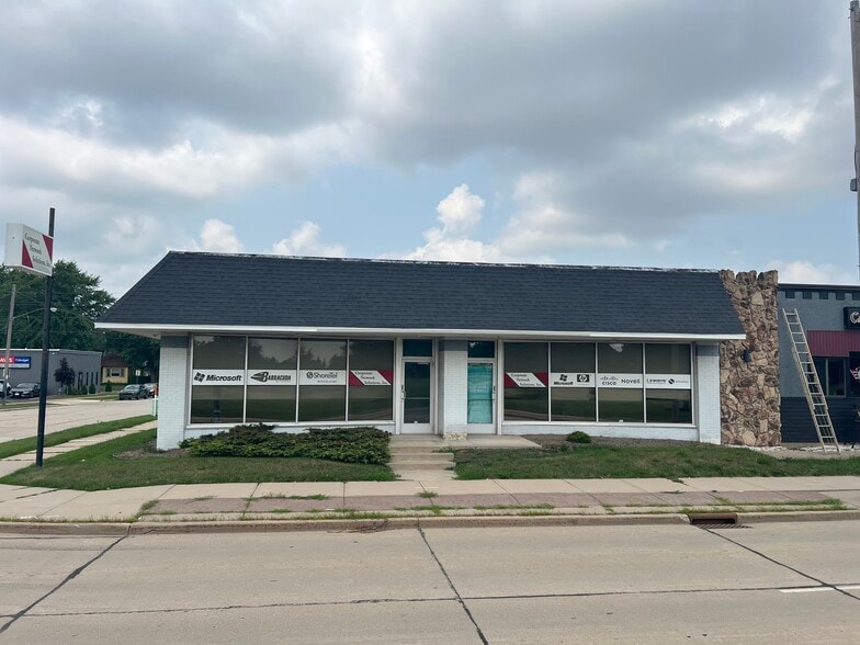 More Photos Of 1624 E Wisconsin Ave, Appleton Office For Sale