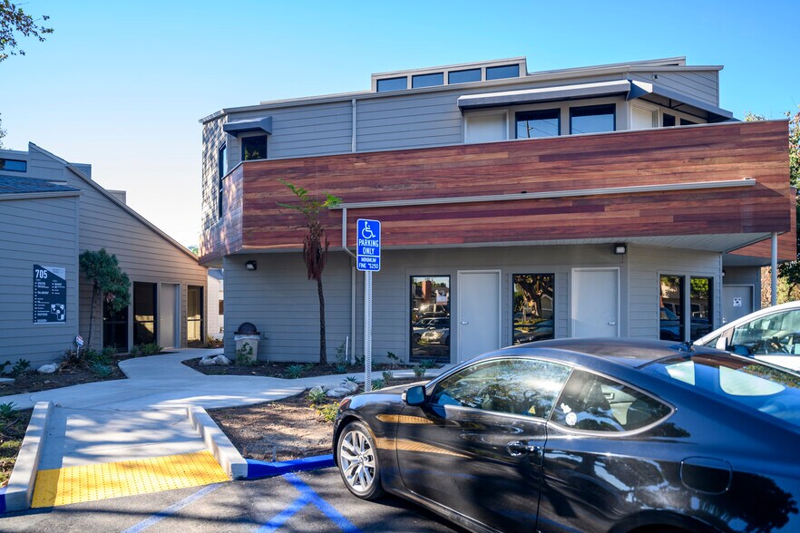 More Photos Of 725 W La Veta Ave, Orange Medical For Lease