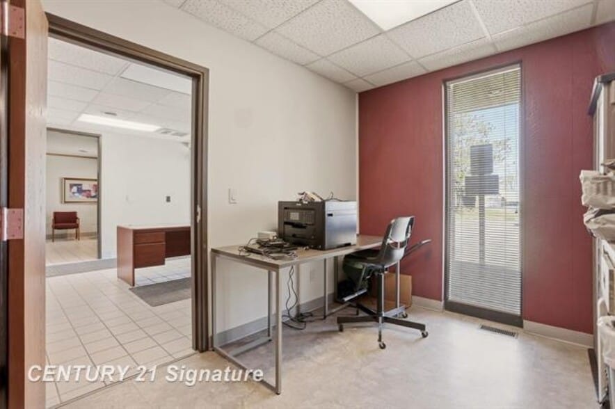 More Photos Of 3167 Enterprise Dr, Saginaw Office For Sale