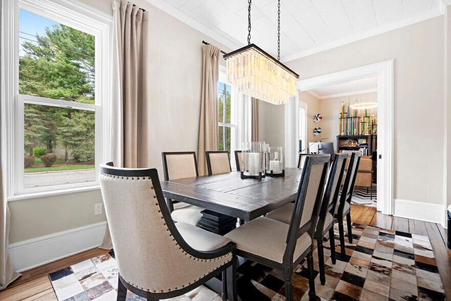 More Photos Of 612 N Lakeshore Dr, Ludington Hotel For Sale