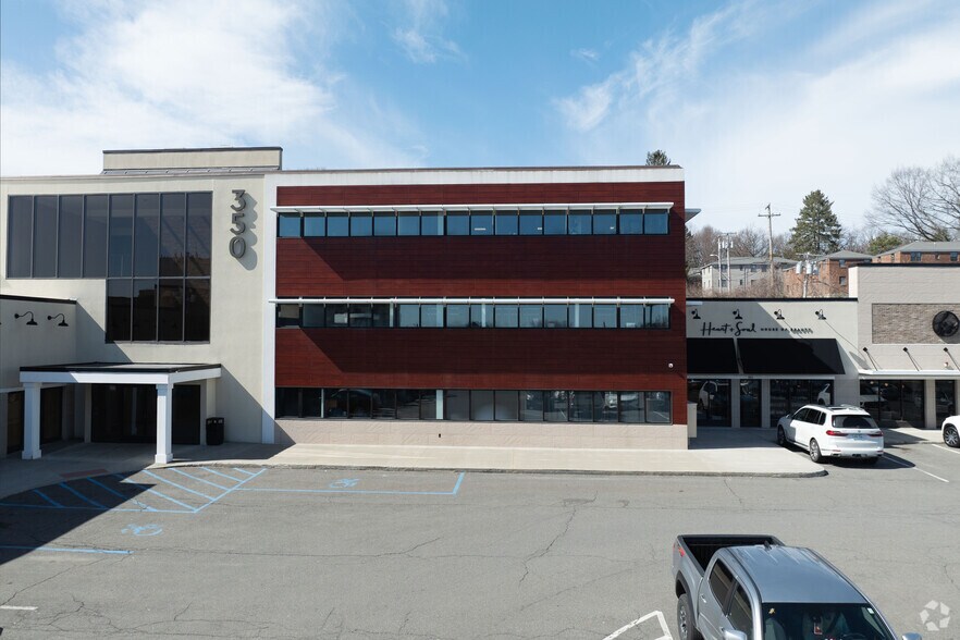 More Photos Of 350 Northern Blvd, Albany Office For Lease
