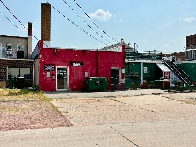 More Photos Of 444 S Central Ave, Marshfield Storefront For Sale