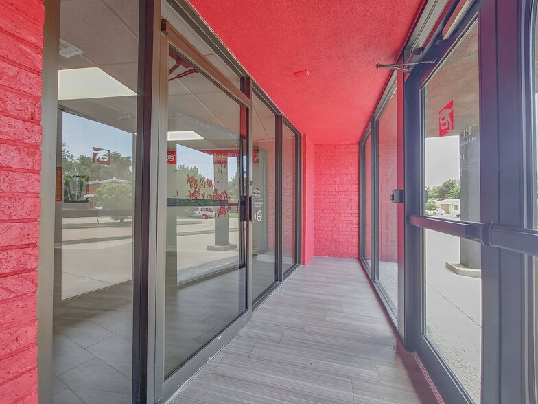More Photos Of 6001 Nw Expressway, Oklahoma City Office For Sale