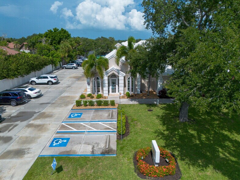 More Photos Of 3900 Clark Rd, Sarasota Medical For Sale