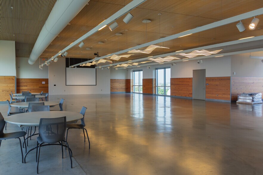 More Photos Of 7509 Broadway St, Galveston Lodge Meeting Hall For Sale