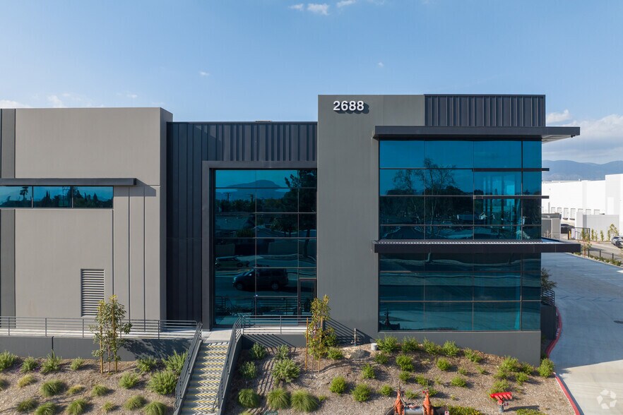 More Photos Of 2688 W Baseline Ave, Rialto Distribution For Lease