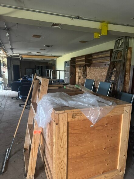 More Photos Of 6810 SE Dwight St, Topeka Industrial For Sale