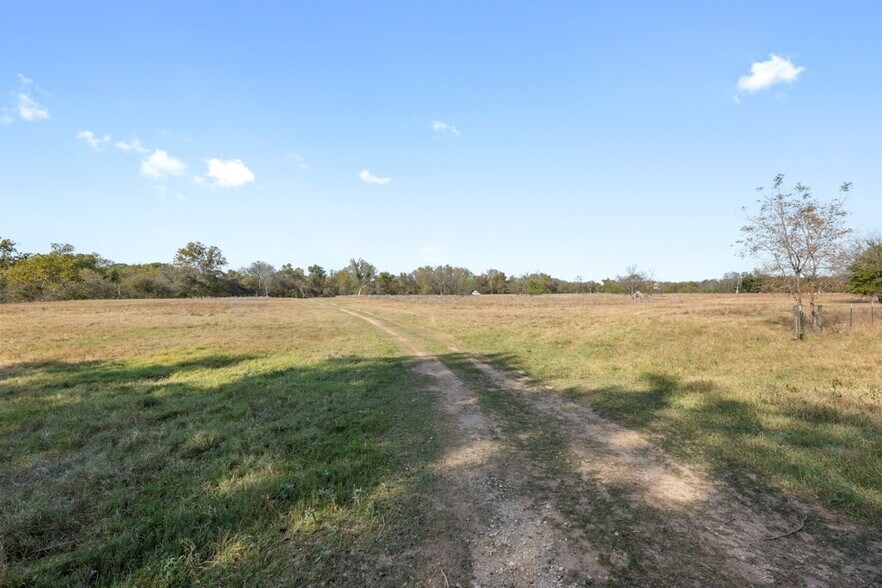 More Photos Of 2004 Caldwell Ln, Del Valle Land For Sale