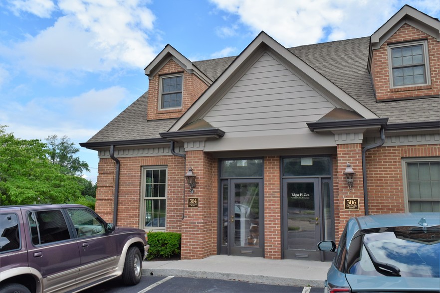 More Photos Of 300-304 Montvue Rd, Knoxville Office For Lease