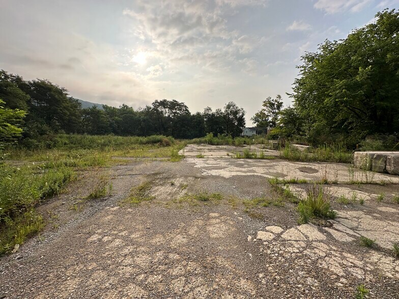 More Photos Of 1101 Railroad St, Monongahela Warehouse For Sale