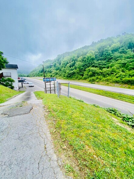 More Photos Of 0 US 25E Pineville Hwy, Middlesboro Land For Sale