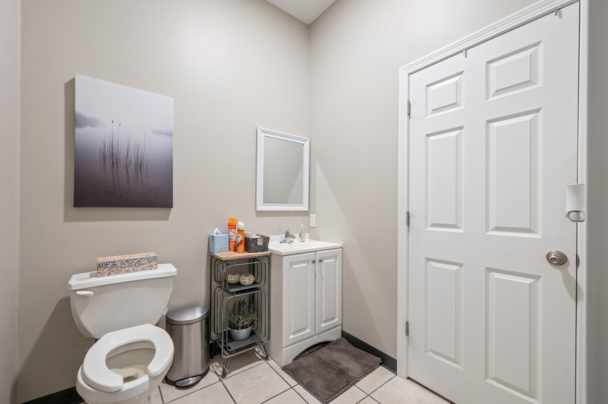 More Photos Of 8826 34 Rd, Cadillac Storefront For Sale