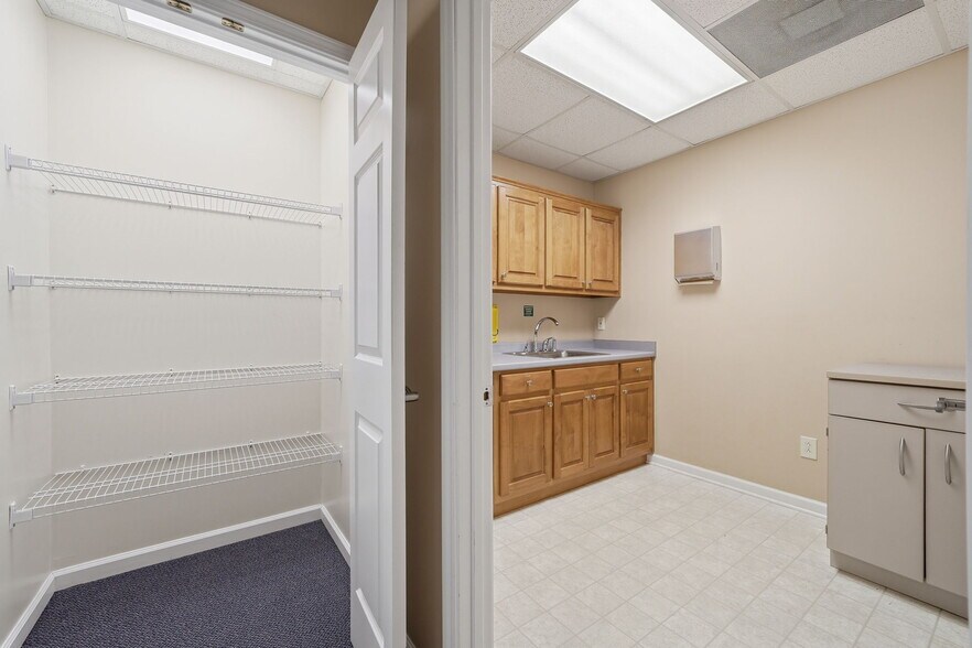 More Photos Of 70 Mountain Dr, Dahlonega Medical For Lease