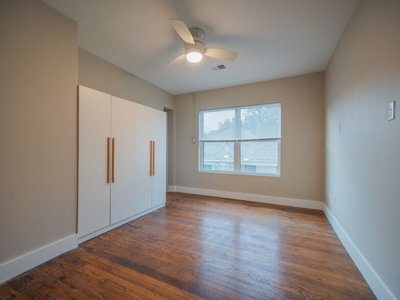 More Photos Of 5740-5742 Llano Ave, Dallas Apartments For Sale