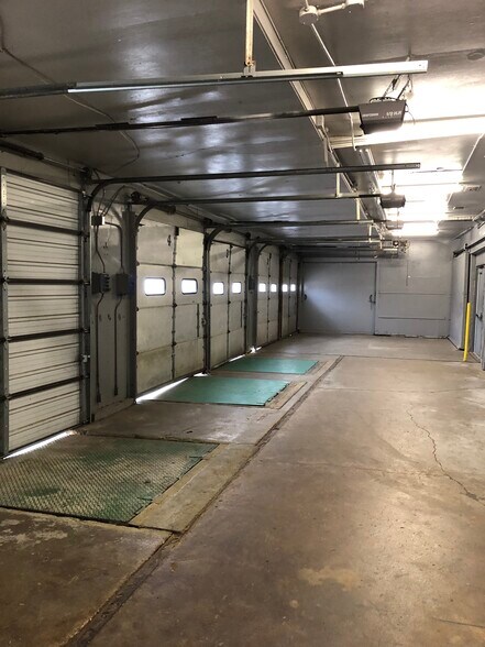 More Photos Of 721 E IL Highway 15, Mount Vernon Light Distribution For Lease