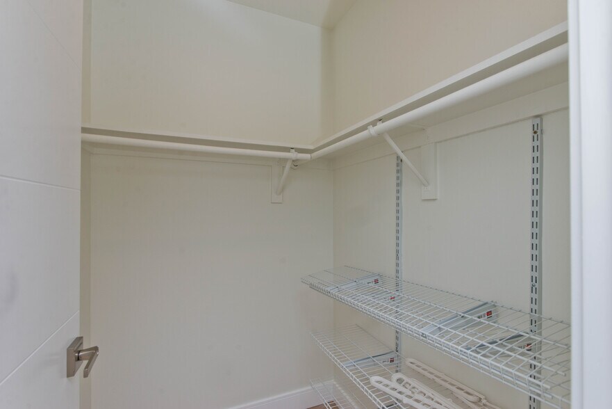 More Photos Of 635 N Harvard Blvd, Los Angeles Apartments For Sale