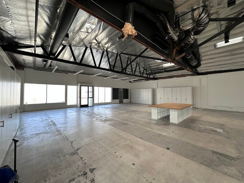 More Photos Of 11124 Washington Blvd, Culver City Freestanding For Lease
