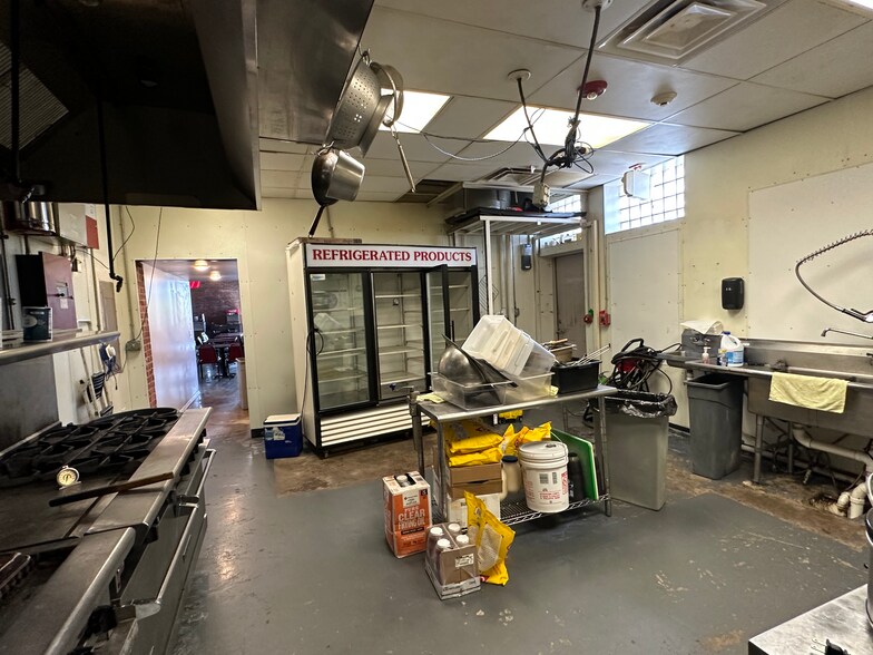 More Photos Of 105 S 3rd St, Rogers Restaurant For Lease