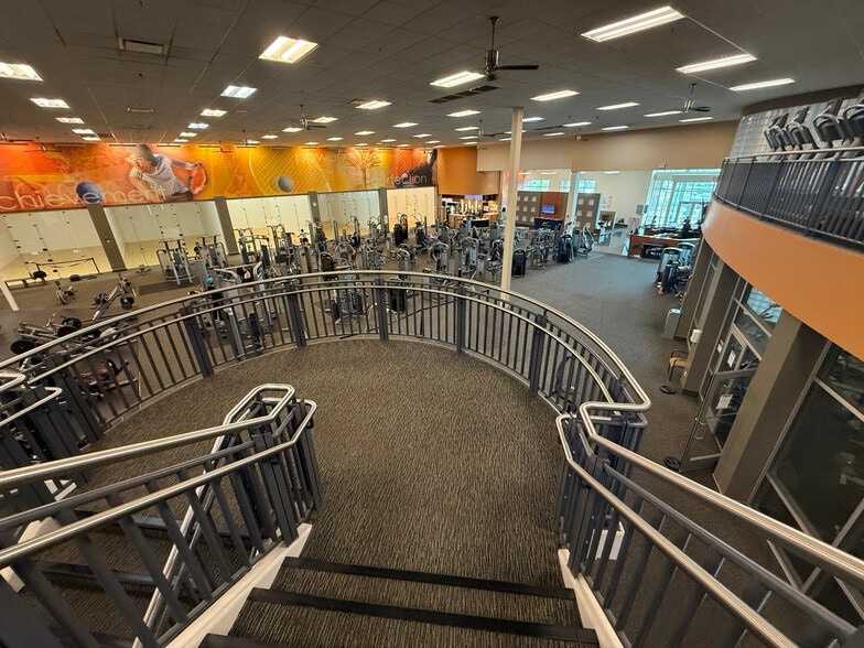 More Photos Of 3 Hawes Way, Stoughton Health Club For Lease