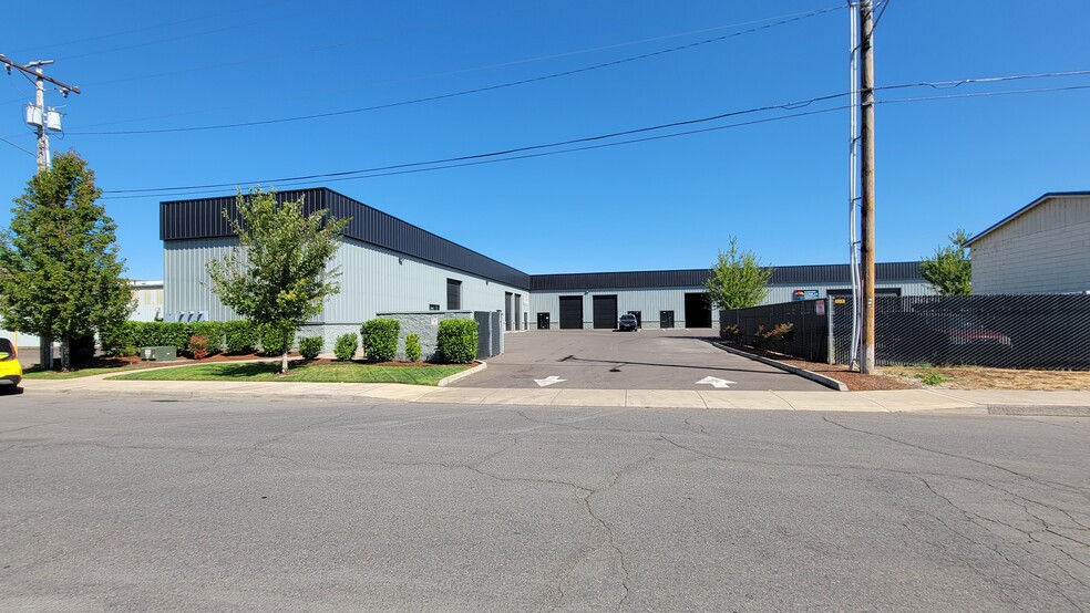 More Photos Of 2345 McGilchrist St SE, Salem Manufacturing For Lease