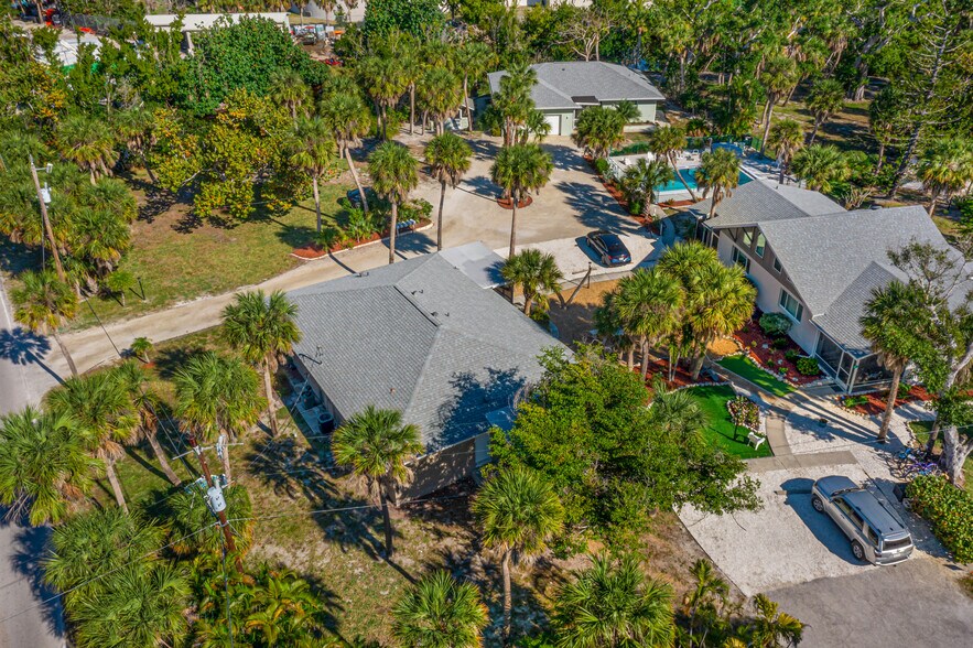 More Photos Of 832 Donax St, Sanibel Apartments For Sale