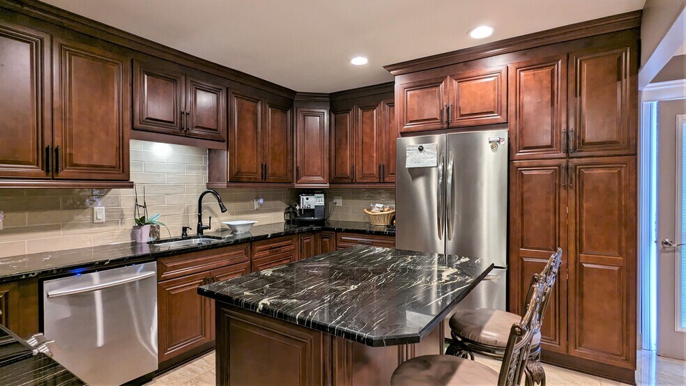 More Photos Of 816 Erie St E, Windsor Storefront Retail Residential For Sale