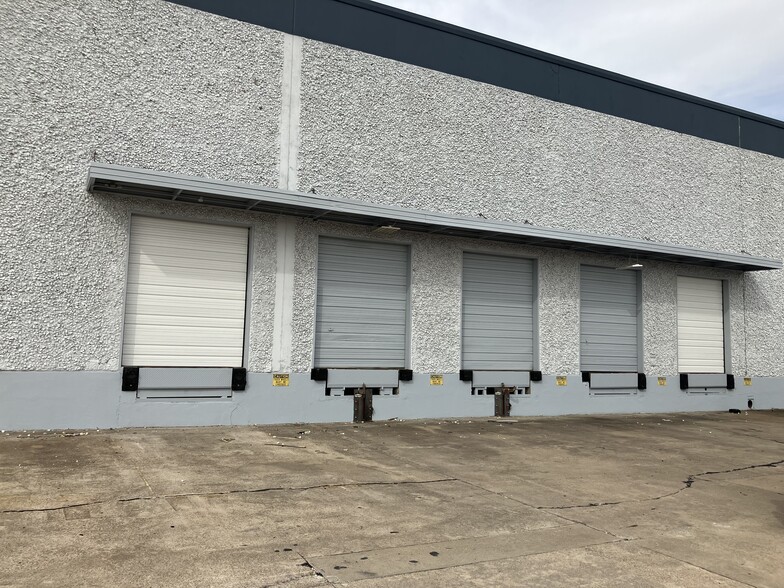 More Photos Of 11839 Shiloh Rd, Dallas Warehouse For Lease