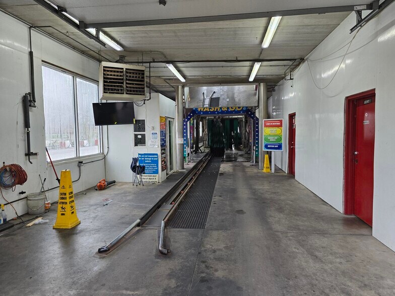 More Photos Of 340 W Sibley Blvd, Dolton Carwash For Sale