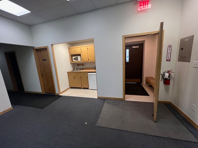 More Photos Of 1642 Carroll Ave, Saint Paul Light Manufacturing For Lease