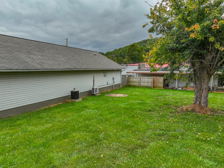 More Photos Of 505 E Main St, Burnsville Apartments For Sale