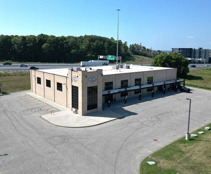 More Photos Of 310 Holiday Inn Dr, Cambridge Auto Dealership For Sale