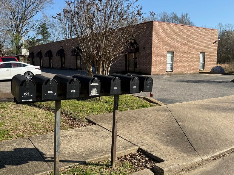 More Photos Of 5674 Cleaves Dr, Arlington Office For Lease