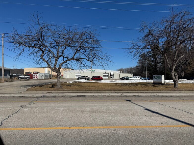 More Photos Of 8120 W Bradley Rd, Milwaukee Warehouse For Sale