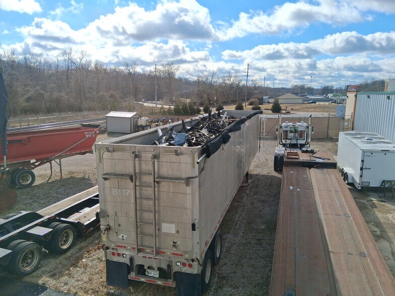 More Photos Of 800 S Morrison Ave, Collinsville Warehouse For Sale