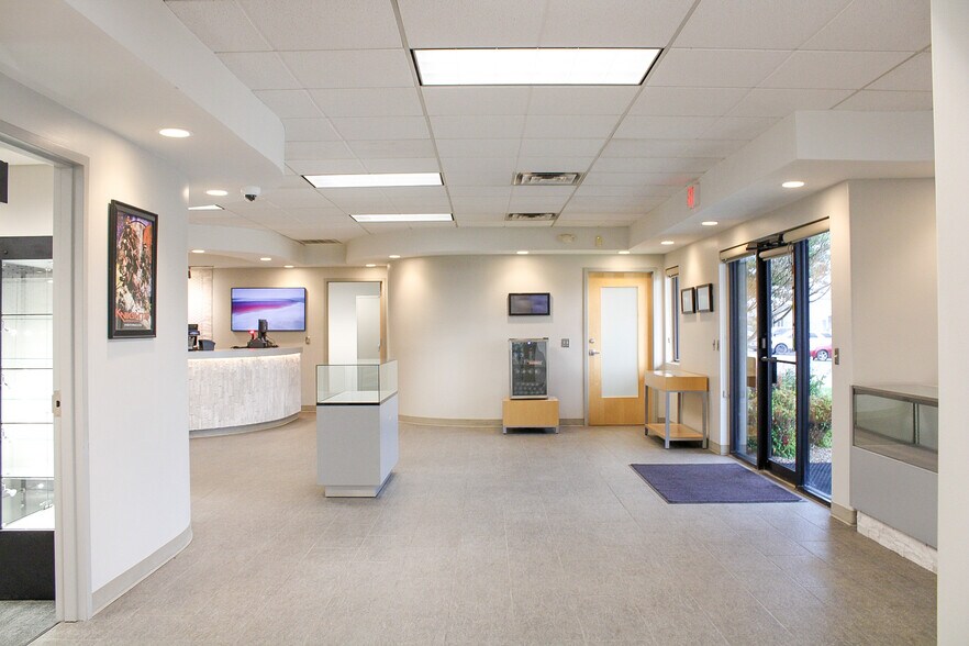 More Photos Of 4121 S 72nd Ave, Tulsa Service For Sale