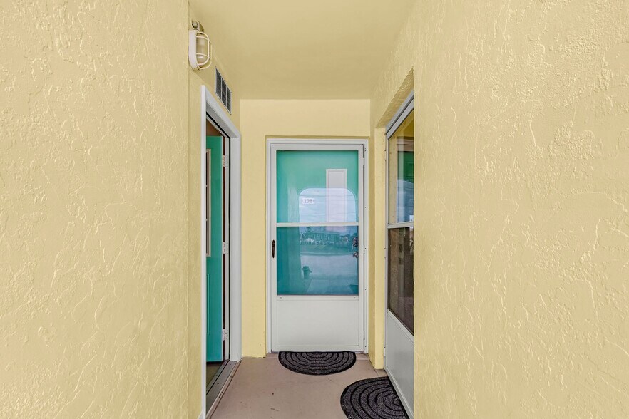 More Photos Of 3226 Stringfellow Rd, Saint James City Apartments For Sale