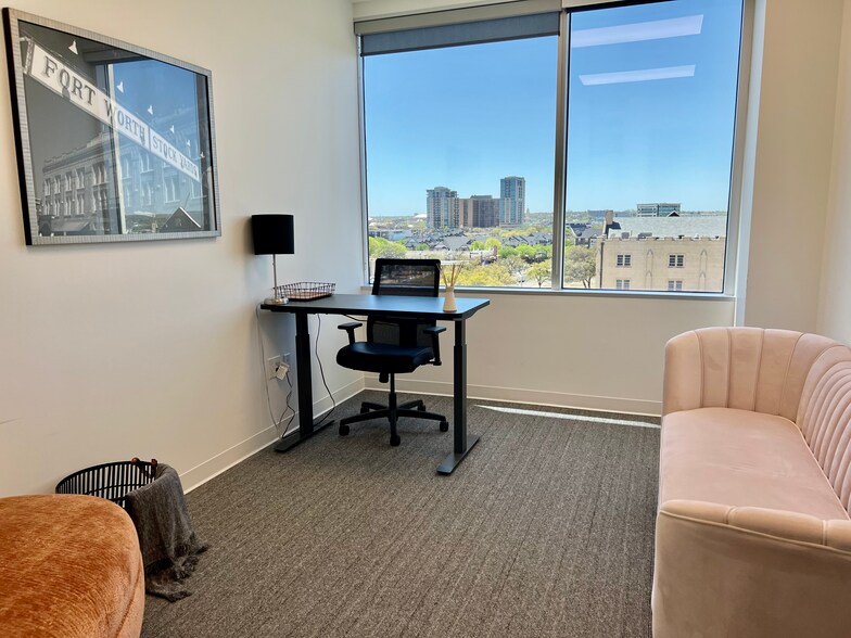 More Photos Of 600 W 6th St, Fort Worth Coworking Space