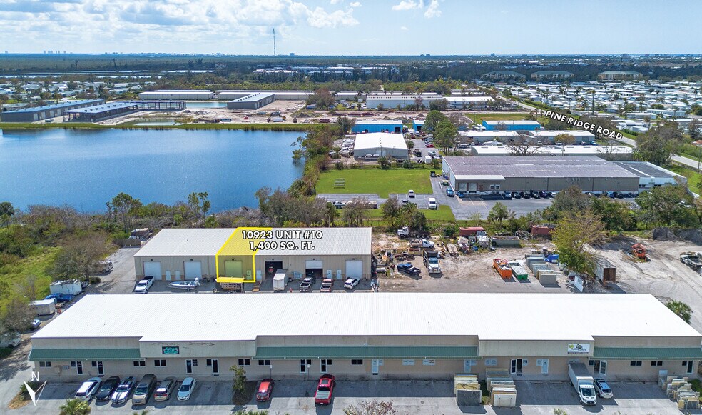 More Photos Of 10921 Kelly Rd, Fort Myers Flex For Lease