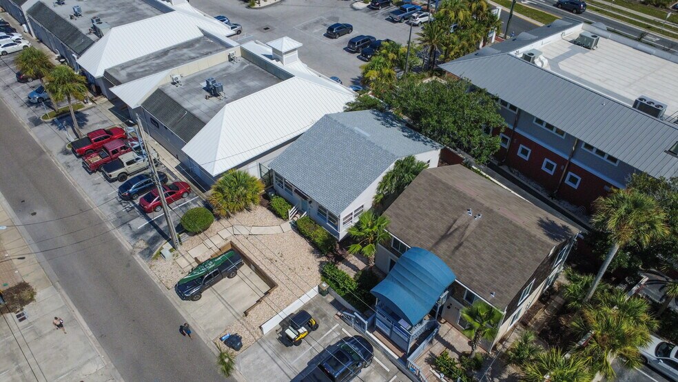 More Photos Of 372 Ahern St, Atlantic Beach Loft Creative Space For Sale