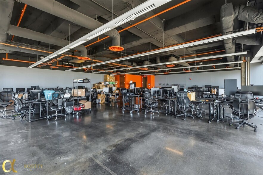 More Photos Of 189 S Orange Ave, Orlando Office Residential For Sale