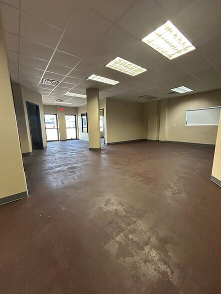 More Photos Of 639 E Madison Ave, Bastrop Office For Lease